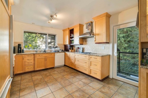 5189 Madeira Court, North Vancouver, BC 