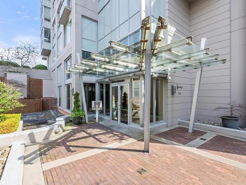 701-120 16th Street W North Vancouver, BC V7M 3N6