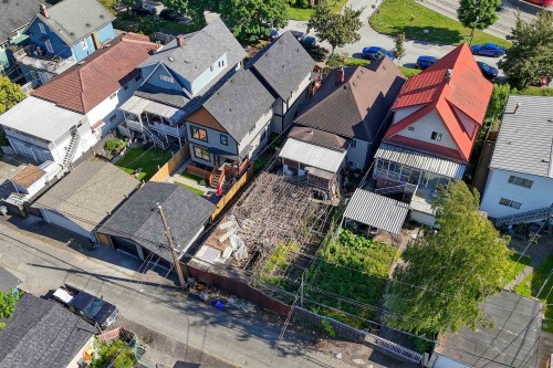 1349 14Th Avenue E, Vancouver, BC 