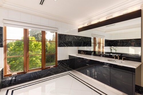 5376 Connaught Drive, Vancouver, BC 