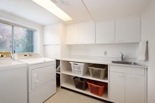 4726 7Th Avenue W, Vancouver, BC 