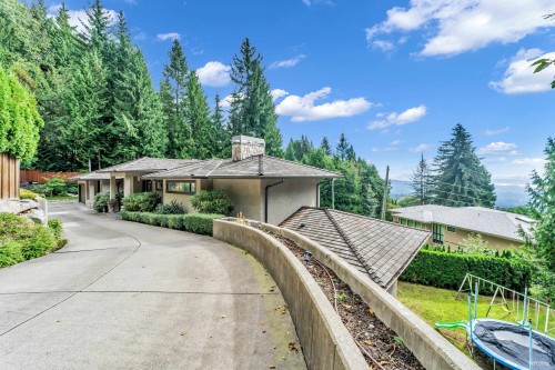 1162 Millstream Road  West Vancouver, BC V7S 2C9