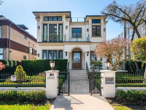 4320 8Th Avenue W, Vancouver, BC 