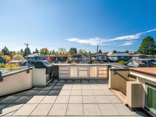 4320 8Th Avenue W, Vancouver, BC 