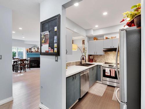 8-123 Seventh Street, New Westminster, BC 