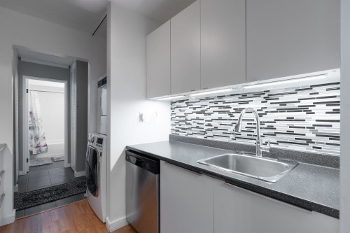 402-9880 Manchester Drive, Burnaby, BC 