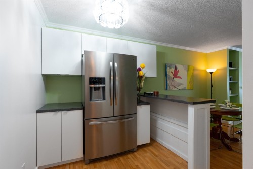 402-9880 Manchester Drive, Burnaby, BC 