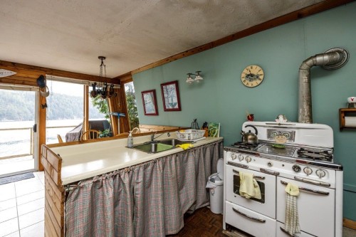 11 East Of Croker Island, North Vancouver, BC 