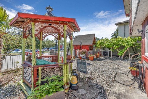 1017 Marine Drive Se, Vancouver, BC 