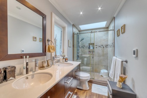 990 Kinsac Street, Coquitlam, BC 