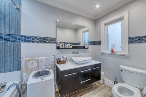 990 Kinsac Street, Coquitlam, BC 