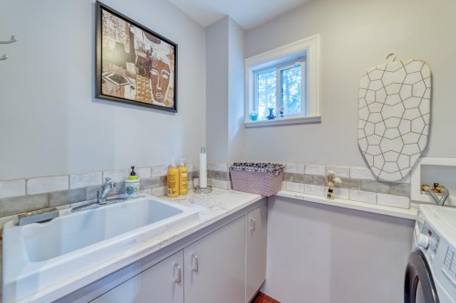 990 Kinsac Street, Coquitlam, BC 