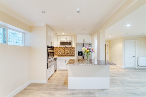 990 Kinsac Street, Coquitlam, BC 