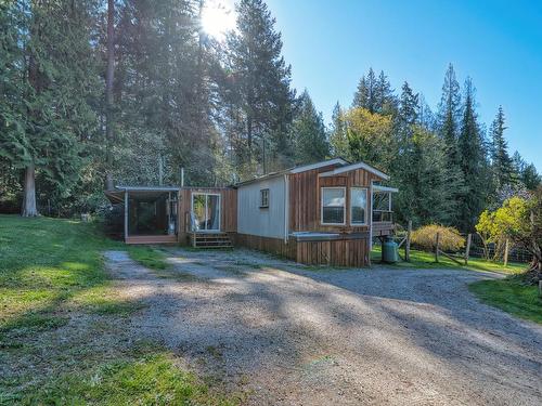 1106 A & B Gladwin Trail Road, Roberts Creek, BC 