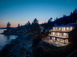 3008 Procter Avenue West Vancouver, BC V7V 1G1