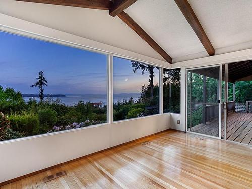 3898 Southridge Avenue, West Vancouver, BC 