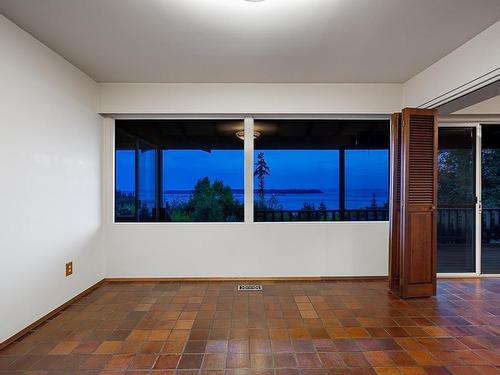 3898 Southridge Avenue, West Vancouver, BC 