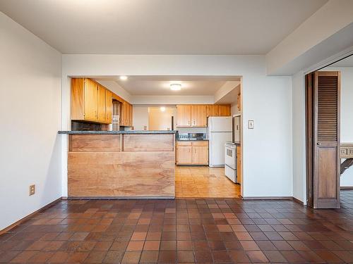 3898 Southridge Avenue, West Vancouver, BC 