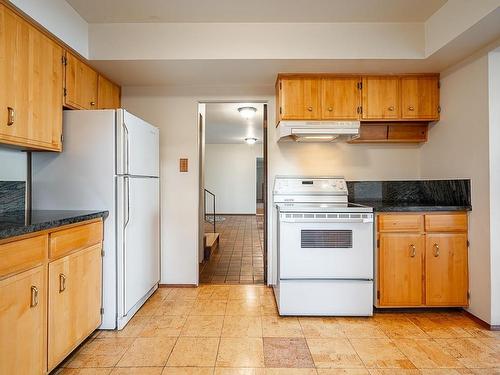 3898 Southridge Avenue, West Vancouver, BC 