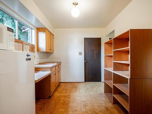 3898 Southridge Avenue, West Vancouver, BC 