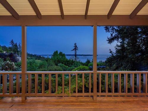 3898 Southridge Avenue, West Vancouver, BC 