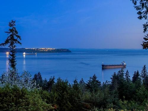 3898 Southridge Avenue, West Vancouver, BC 