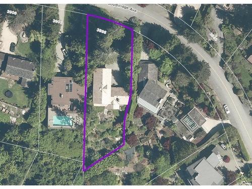 3898 Southridge Avenue, West Vancouver, BC 