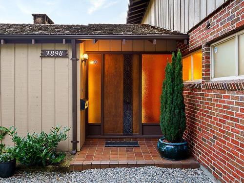 3898 Southridge Avenue, West Vancouver, BC 