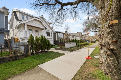 2252 Grant Street, Vancouver, BC 
