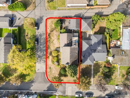 609 52Nd Avenue W, Vancouver, BC 