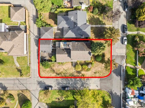 609 52Nd Avenue W, Vancouver, BC 