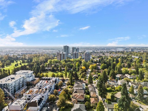 609 52Nd Avenue W, Vancouver, BC 