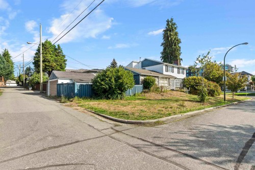 609 52Nd Avenue W, Vancouver, BC 