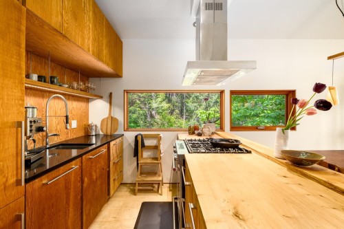 1283 Park Road, Bowen Island, BC 