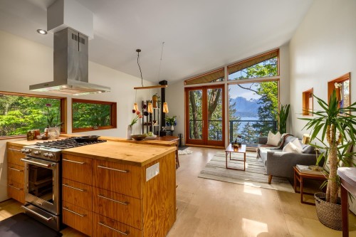 1283 Park Road, Bowen Island, BC 