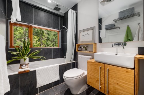 1283 Park Road, Bowen Island, BC 