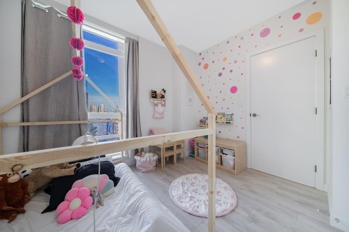 305-2085 Skyline Court, Burnaby, BC 