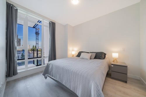 305-2085 Skyline Court, Burnaby, BC 