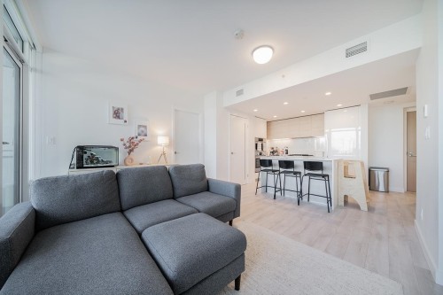 305-2085 Skyline Court, Burnaby, BC 