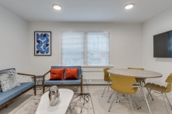 201-1425 Haro Street  Vancouver, BC V6G 1G2