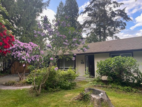 5683 Medusa Street  Sechelt, BC V0N 3A0