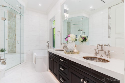 6038 Marguerite Street, Vancouver, BC 