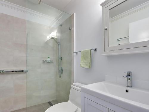 6590 Nelson Avenue, West Vancouver, BC 