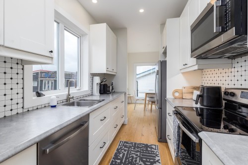 6W2-8191 River Road, Richmond, BC 