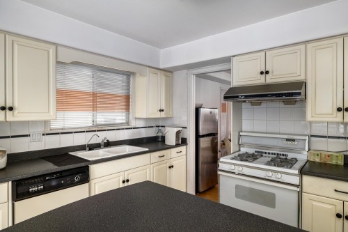 108 46Th Avenue W, Vancouver, BC 