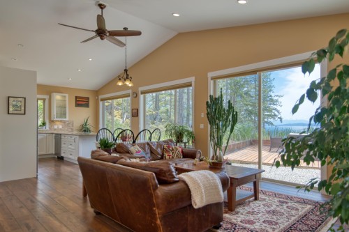 10991--10993 Sunshine Coast Highway, Halfmoon Bay, BC 