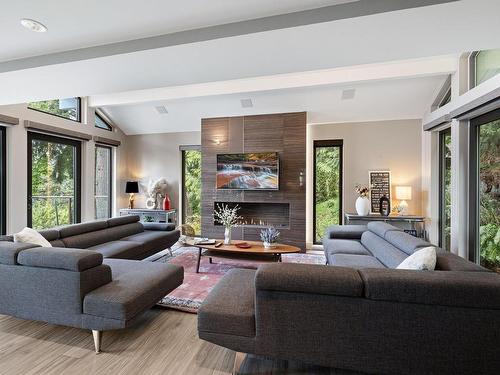 445 Mountain Drive, Lions Bay, BC 