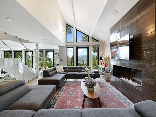 445 Mountain Drive, Lions Bay, BC 