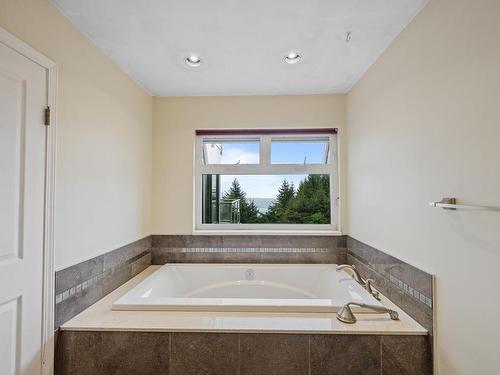 1151 Millstream Road, West Vancouver, BC 