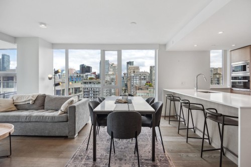 2002-1111 Richards Street, Vancouver, BC 